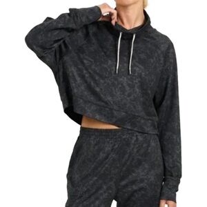 Vuori Black Cropped Sweater